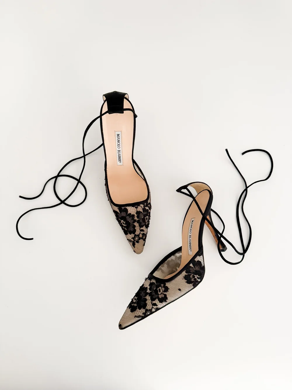 Manolo Blahnik ブラックミュール38 Manolo Blahnik Black Crystal Flower Heels IT 38 – By Mae